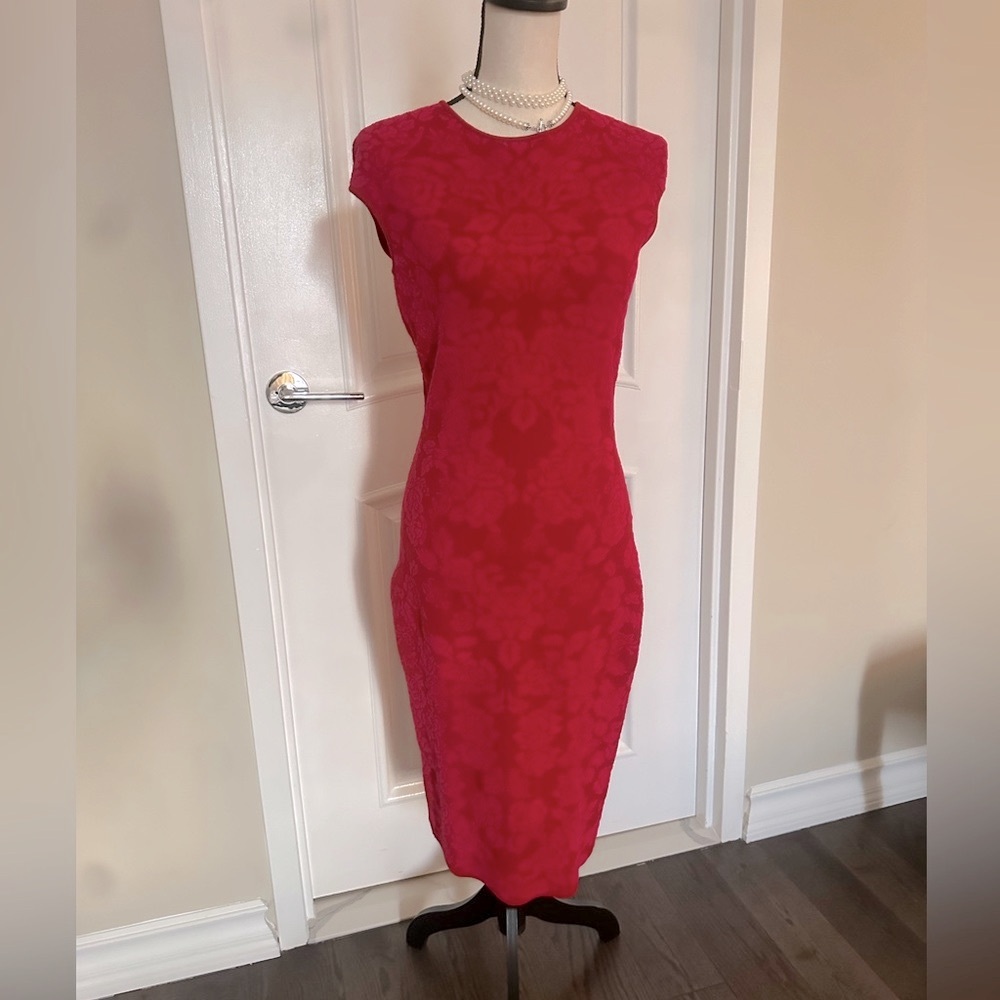 Alexander McQueen gorgeous dress!! Excellent for any occasion!! Size M - Picture 4 of 8